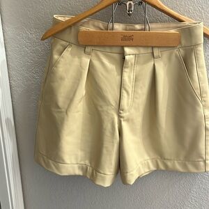 Faux Leather Buttery Yellow Quality Tailored Shorts, Sz Med(7-8.5) mid length